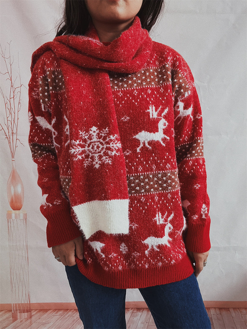 Women's Fashion Round Neck Long Sleeve Deer Snowflake Jacquard Christmas Sweater